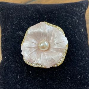 Brooch and pendant in enamel gold pearl and rhinestone